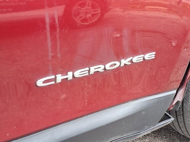 Used 2016 Jeep Cherokee Latitude w/ Comfort/Convenience Group FWD image 7