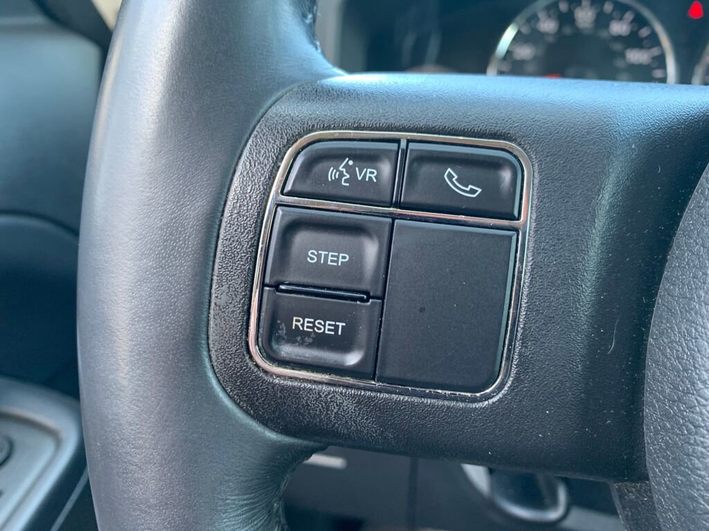 Used 2012 Jeep Liberty Sport image 16