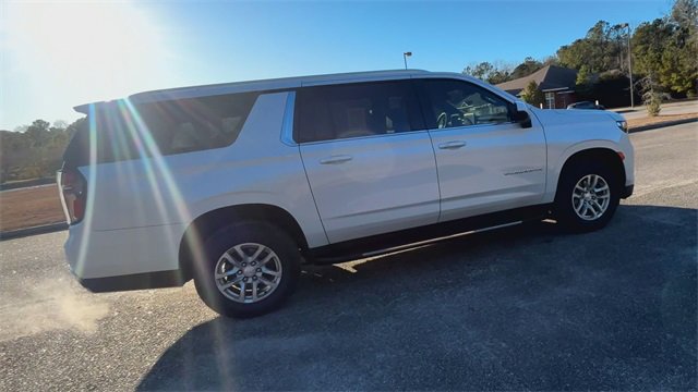 Used 2022 Chevrolet Suburban LT image 11