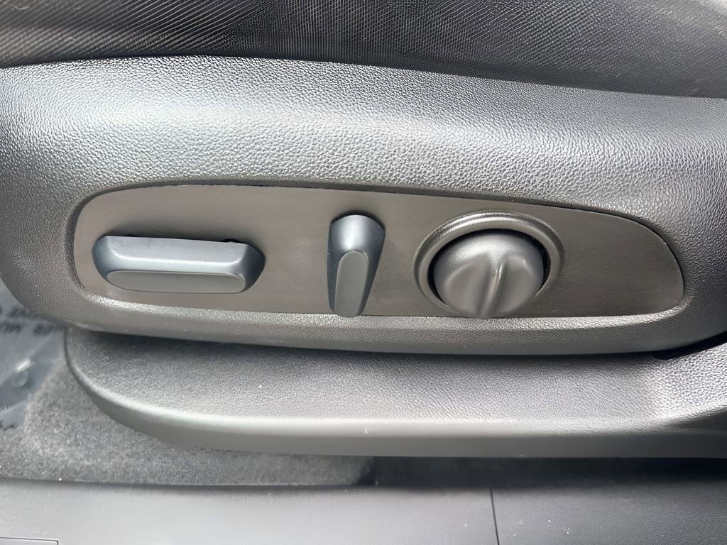 Used 2024 Chevrolet Equinox LT w/ Driver Convenience Package image 10