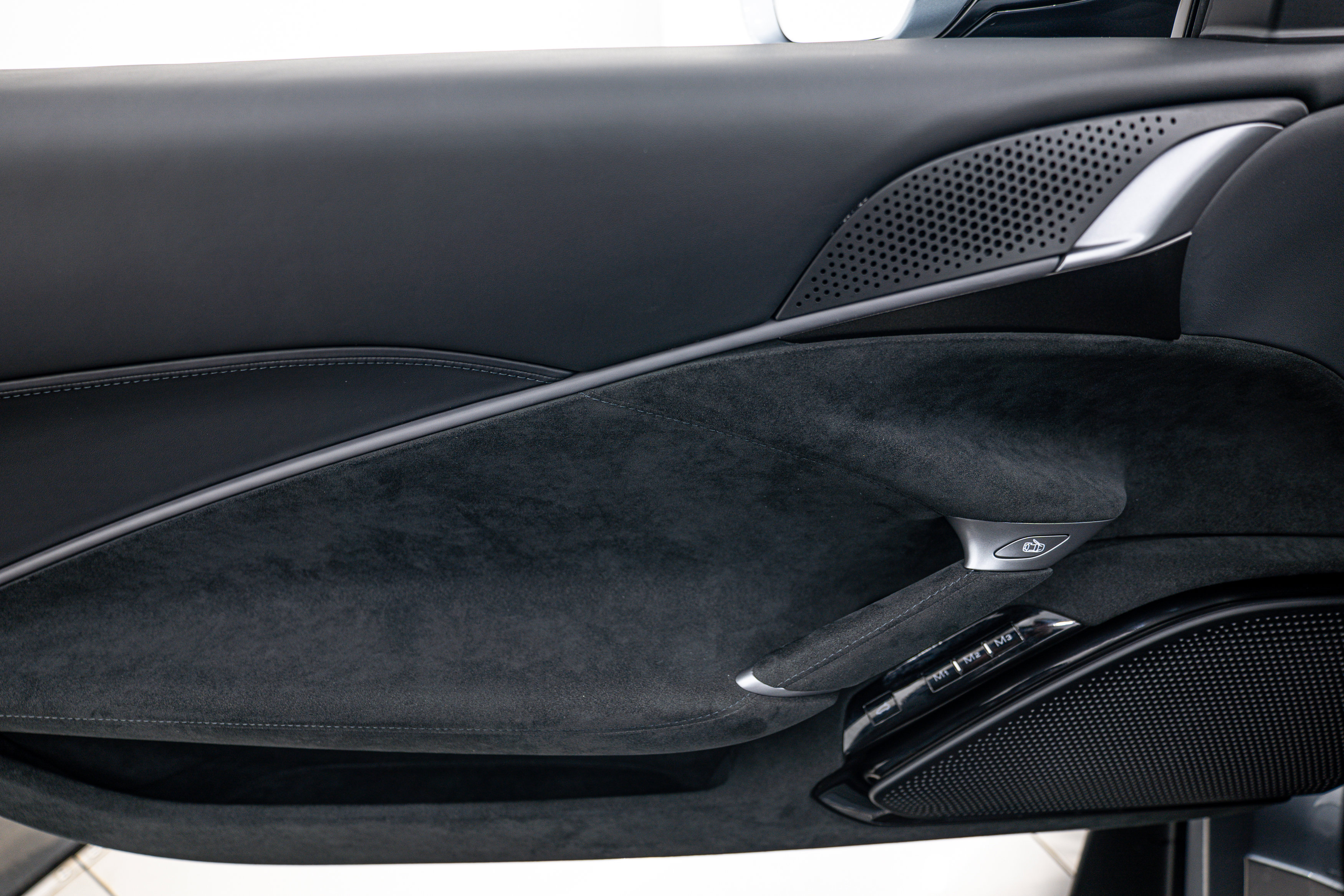 Used 2025 Ferrari Roma Spider image 25