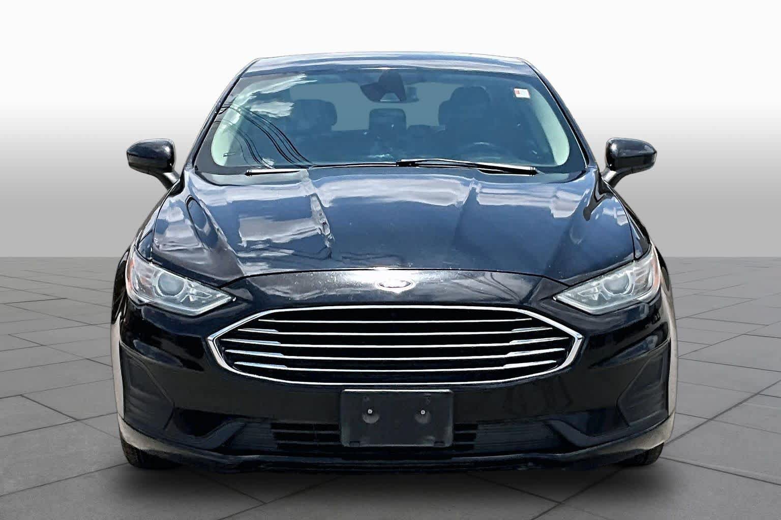 Used 2020 Ford Fusion SE FWD image 4