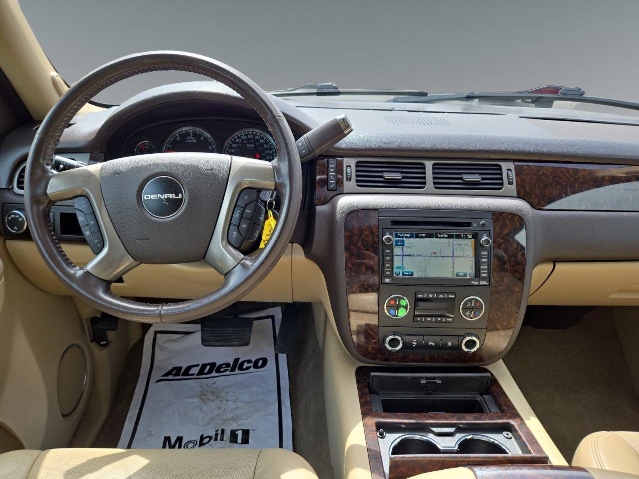 Used 2011 GMC Yukon XL Denali AWD/4WD image 13
