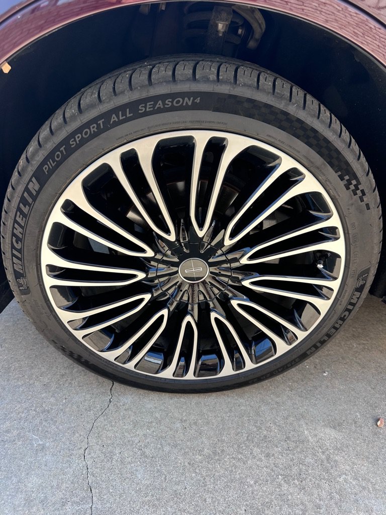 Used 2021 Lincoln Aviator Black Label AWD/4WD image 15