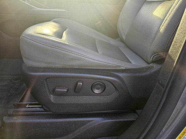 Used 2022 Chevrolet Suburban LT w/ Luxury Package AWD/4WD image 20