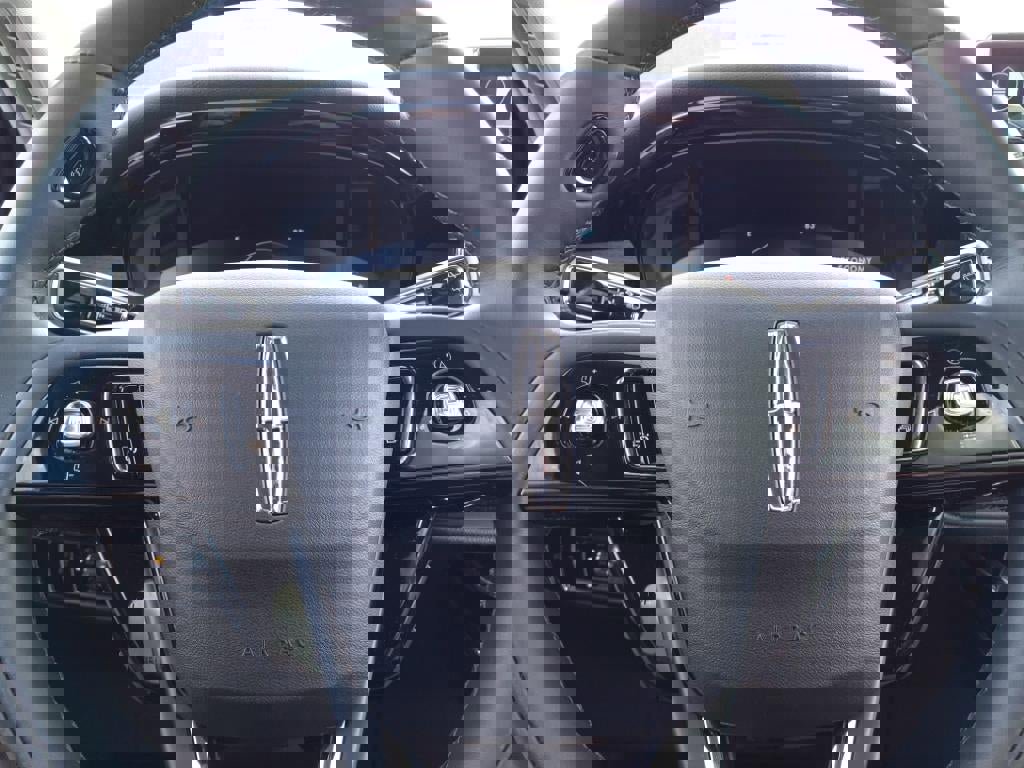 Used 2023 Lincoln Corsair Reserve w/ Equipment Group 202A image 48