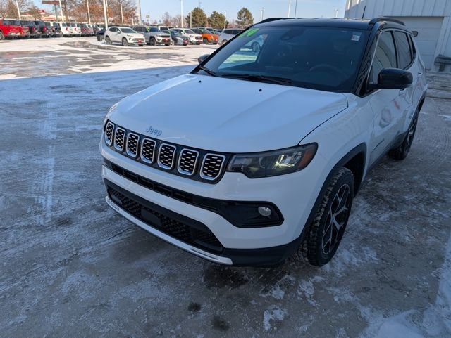 Used 2024 Jeep Compass Limited image 35