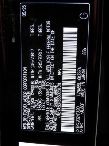 Used 2025 Toyota 4Runner SR5 AWD/4WD image 14