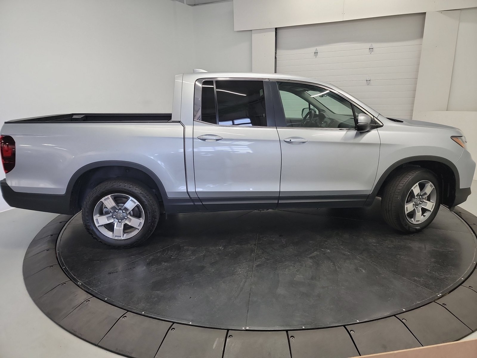Used 2025 Honda Ridgeline RTL image 11
