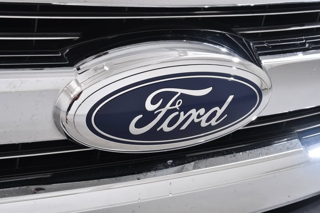 Used 2015 Ford F150 Lariat w/ Equipment Group 502A Luxury AWD/4WD image 20