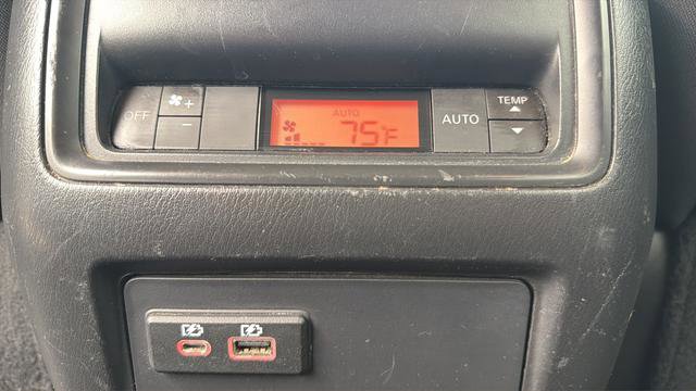 Used 2020 Nissan Pathfinder SV image 16