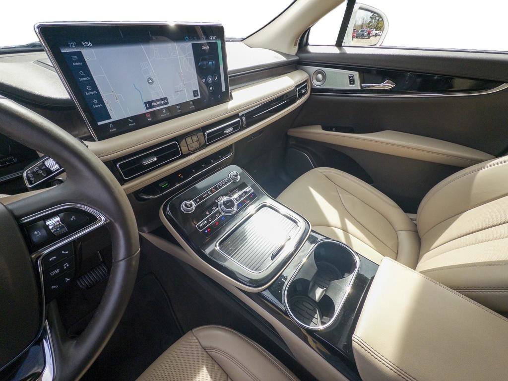 Used 2023 Lincoln Nautilus Reserve w/ Equipment Group 202A image 19