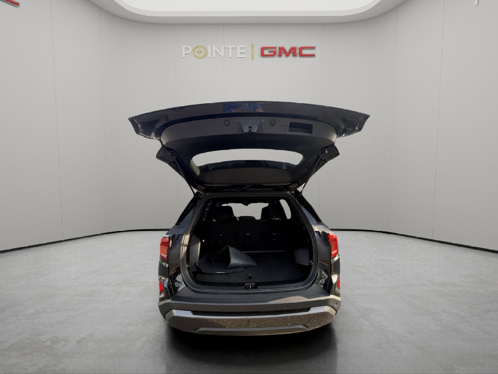 Used 2025 GMC Terrain Elevation image 27