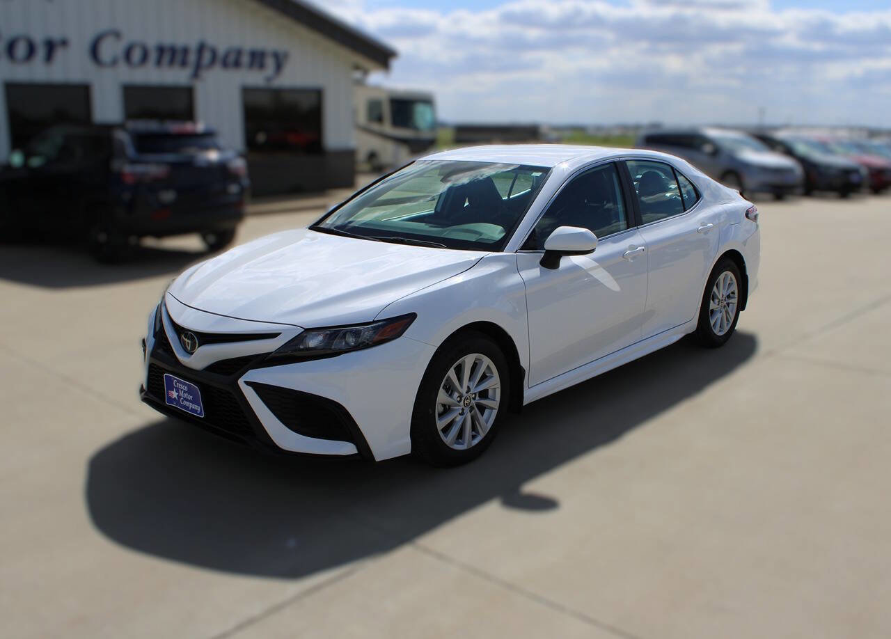 Used 2024 Toyota Camry SE FWD image 1