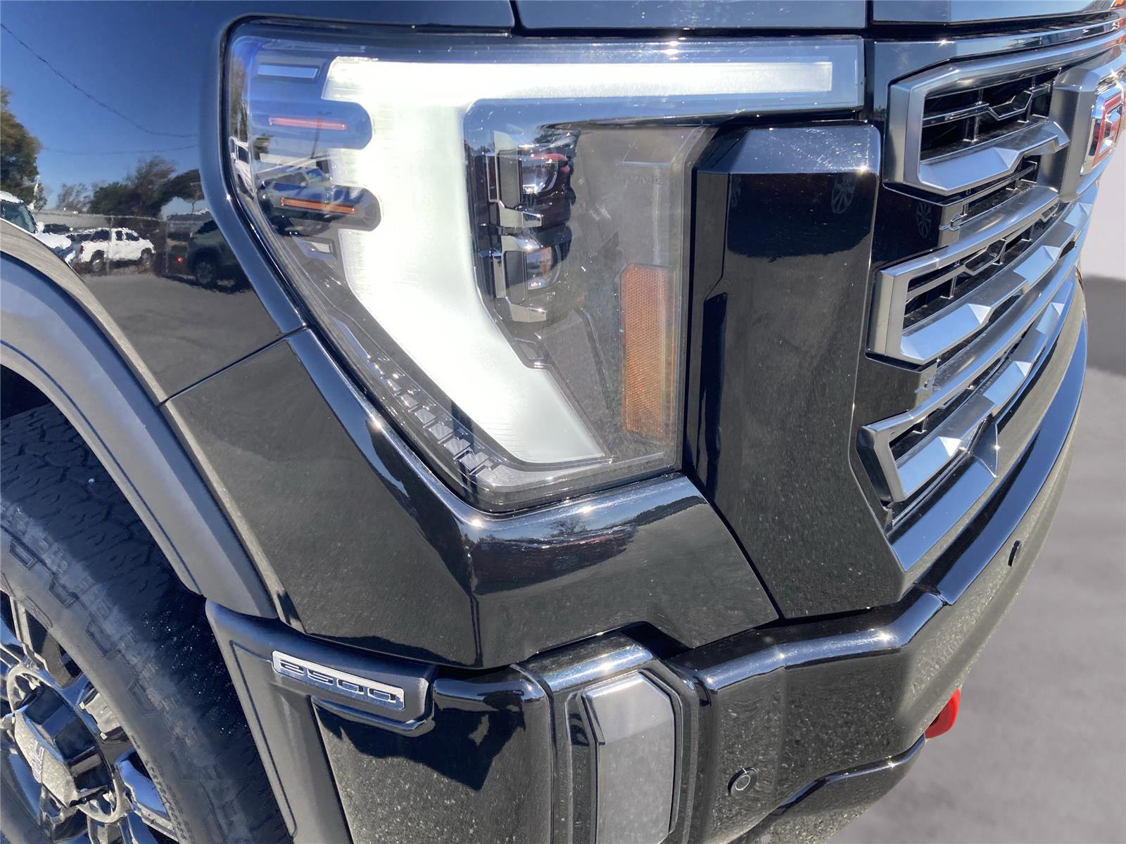 Used 2024 GMC Sierra 2500 AT4 w/ AT4 Premium Plus Package image 11