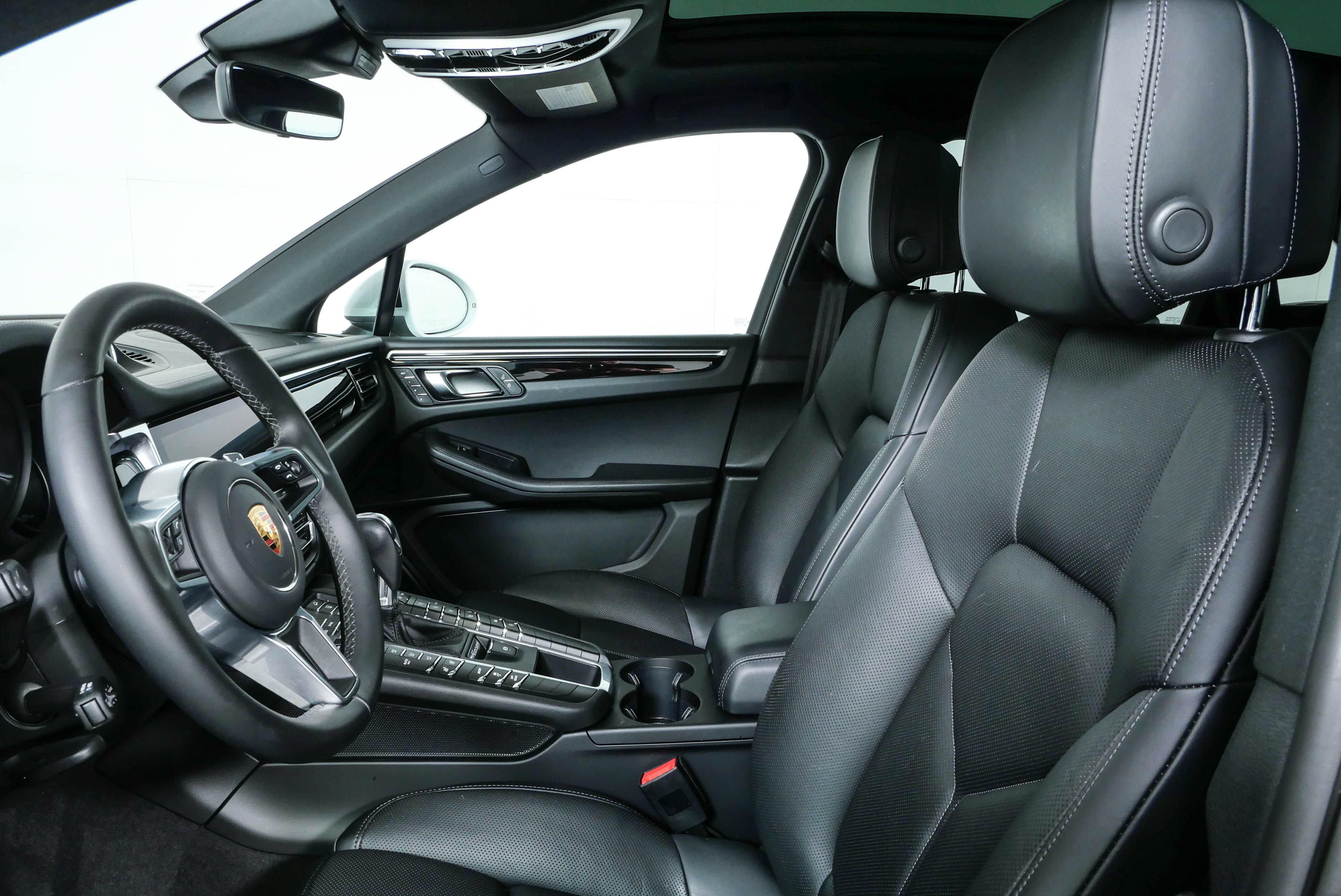 Certified 2021 Porsche Macan S AWD/4WD image 5