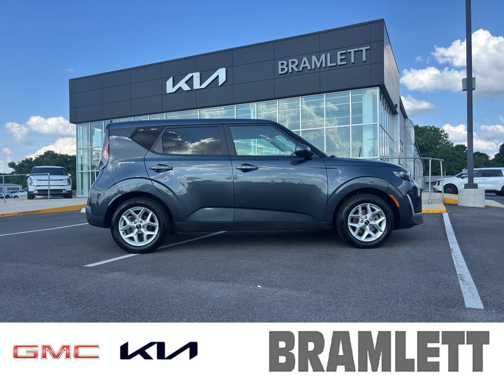 Certified 2023 Kia Soul LX w/ LX Technology Package FWD image 1