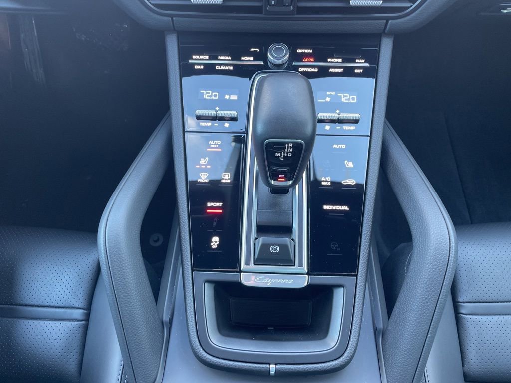 Certified 2023 Porsche Cayenne Platinum Edition image 36