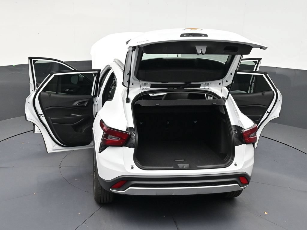 Used 2026 Chevrolet Trax LT FWD image 33