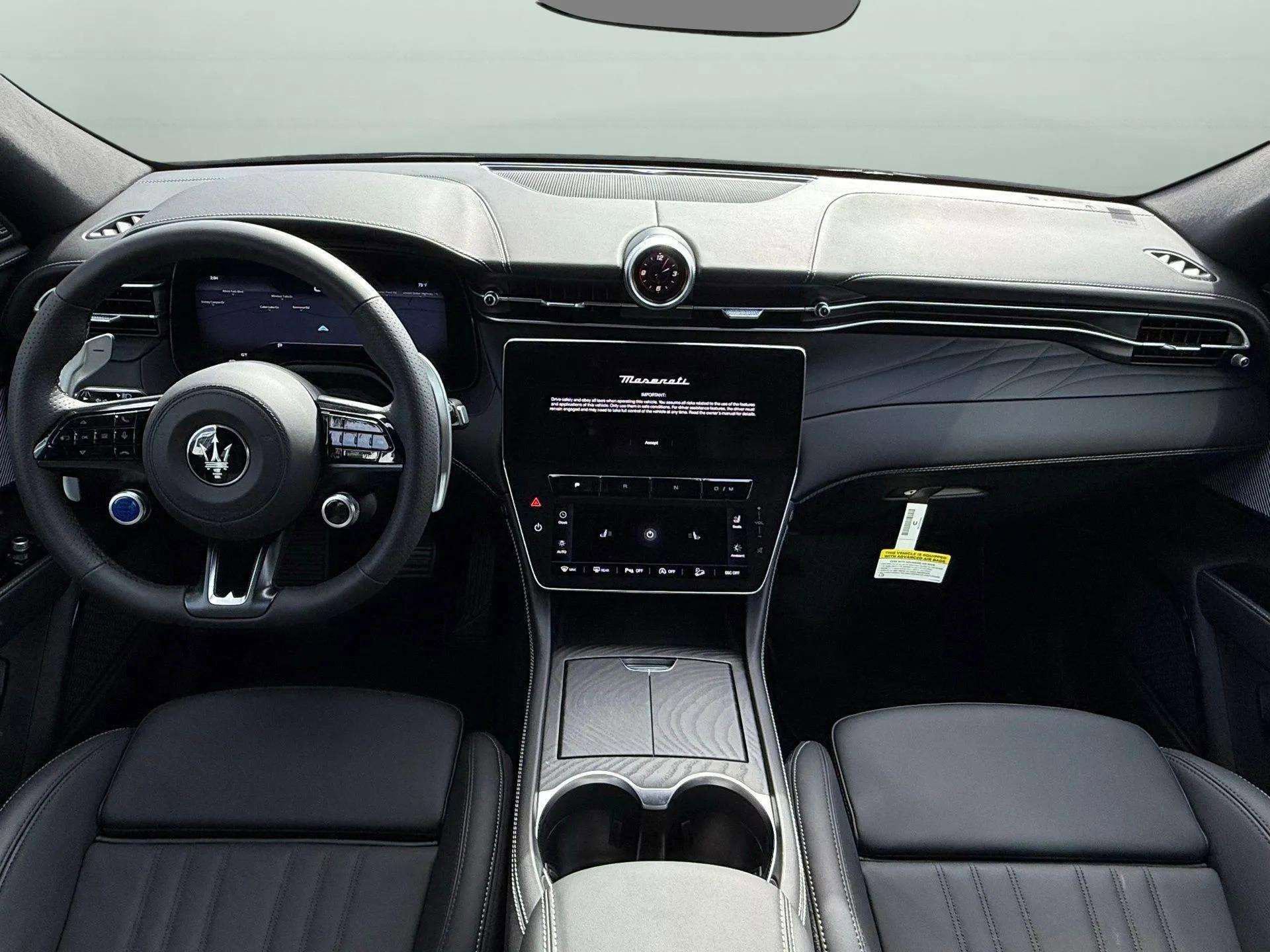 New 2025 Maserati Grecale GT image 4