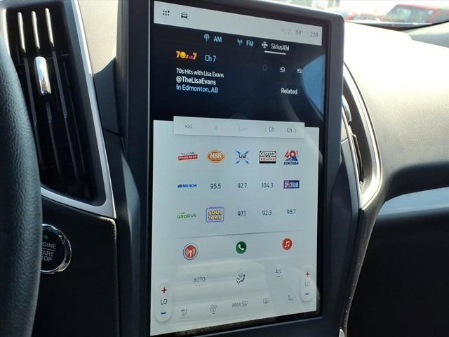 Used 2023 Ford Edge SEL w/ Convenience Package image 11