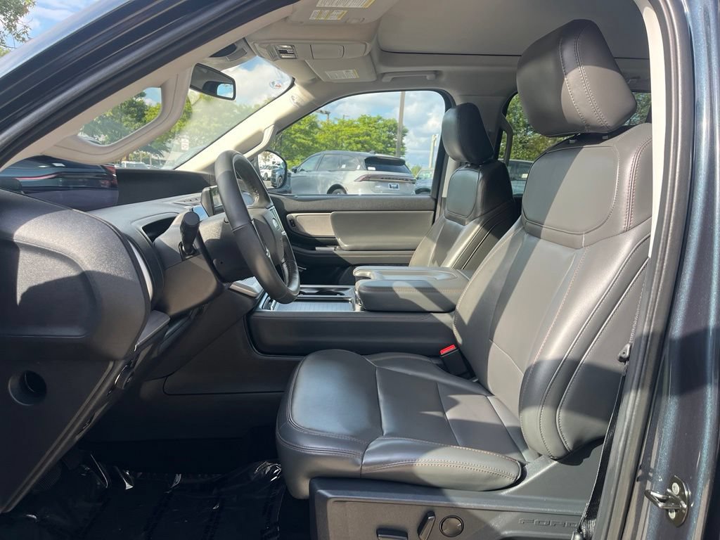 Used 2025 Ford Expedition Max Active AWD/4WD image 24