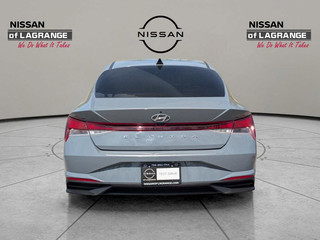 Used 2022 Hyundai Elantra SEL w/ Cargo Package image 6