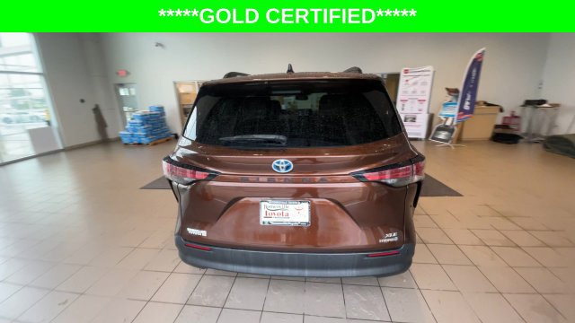 Certified 2022 Toyota Sienna XLE FWD image 9