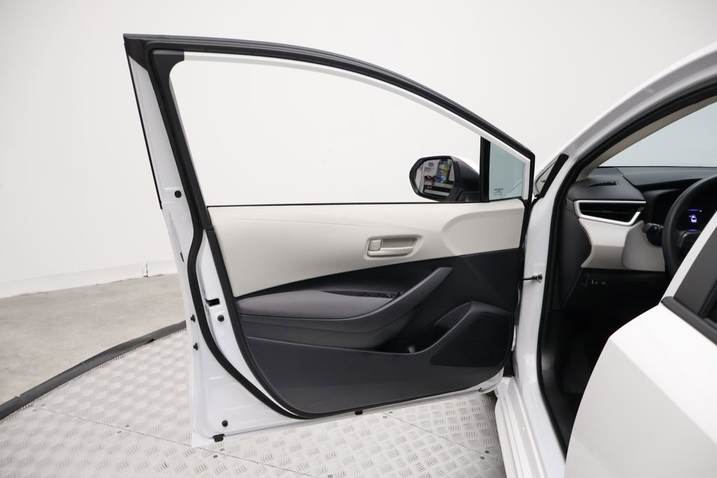 Certified 2025 Toyota Corolla LE image 16