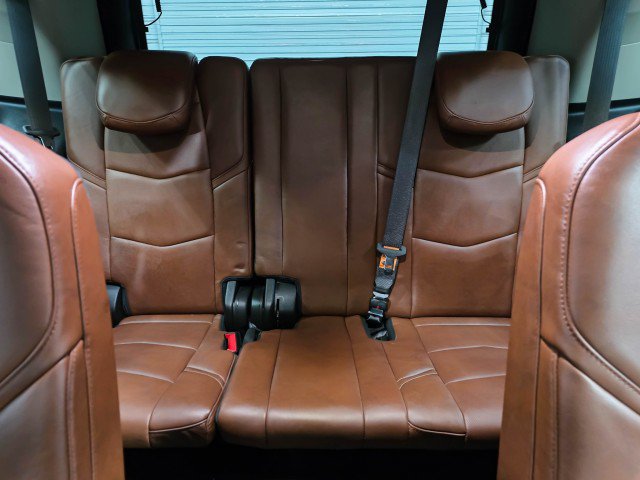 Used 2019 Cadillac Escalade Luxury AWD/4WD image 22