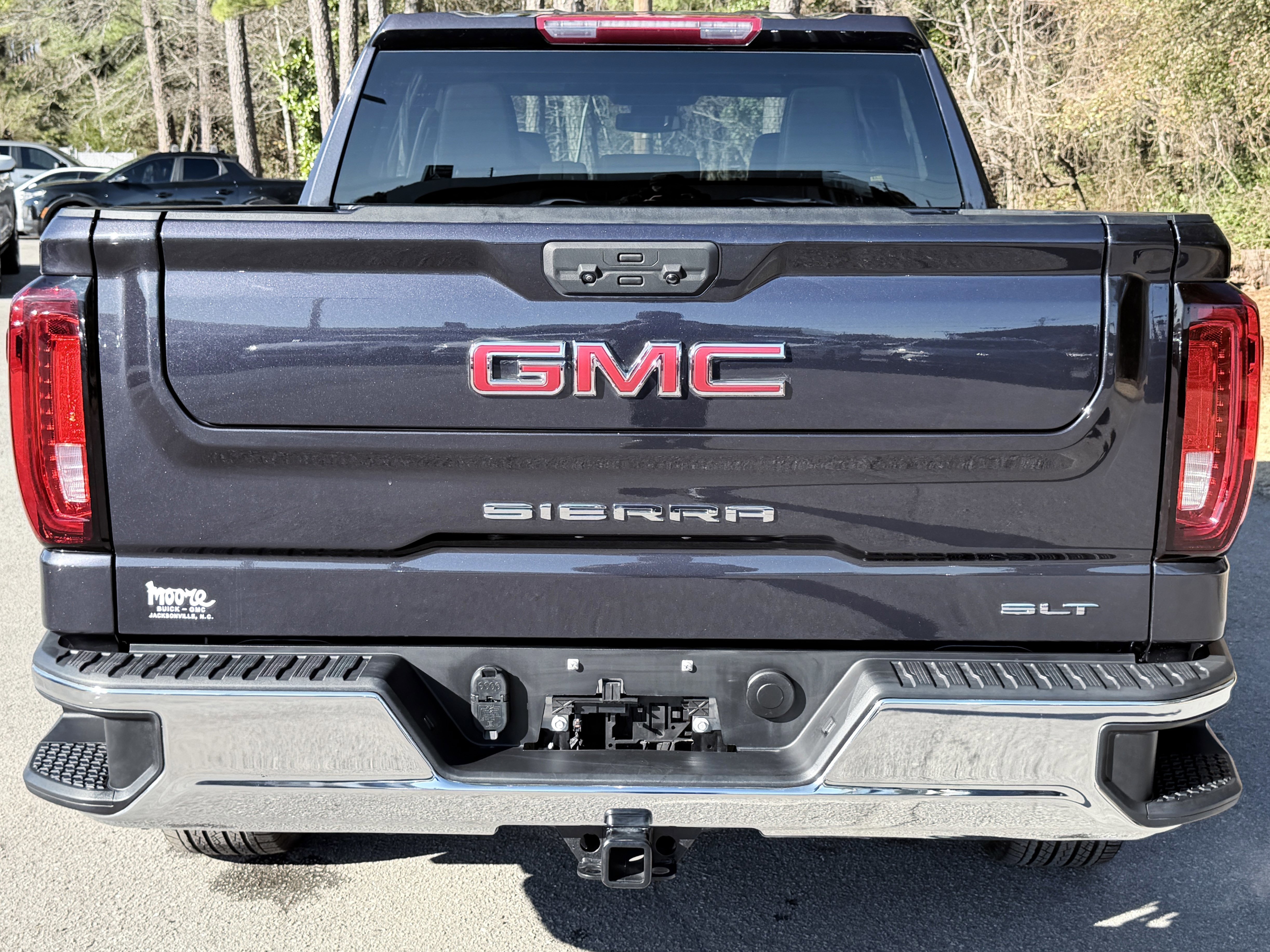 Used 2025 GMC Sierra 1500 SLT image 11