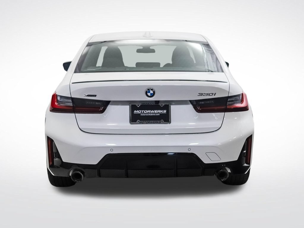 New 2026 BMW 330i xDrive Sedan w/ M Sport Package AWD/4WD image 4