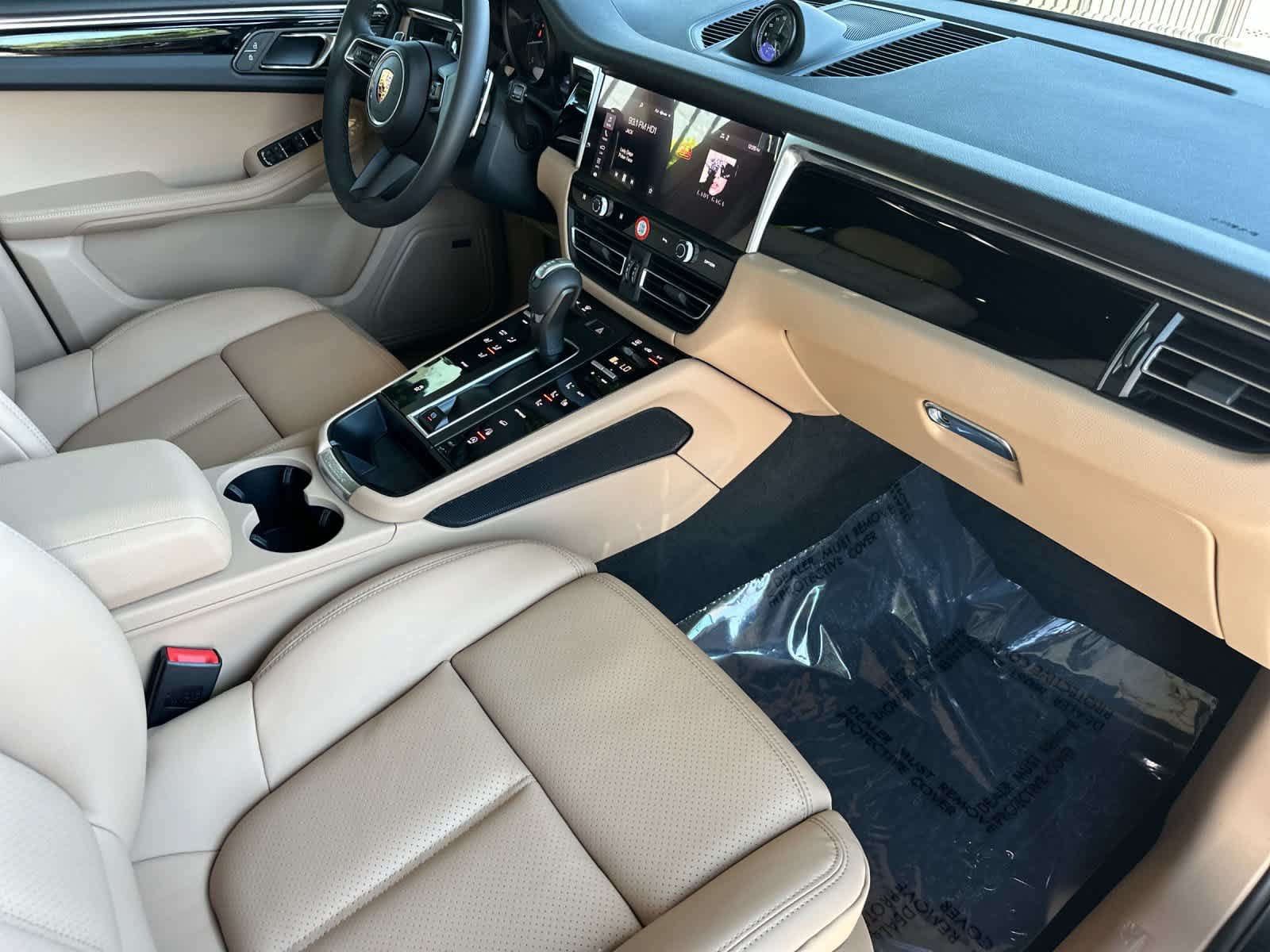 New 2026 Porsche Macan AWD/4WD image 17