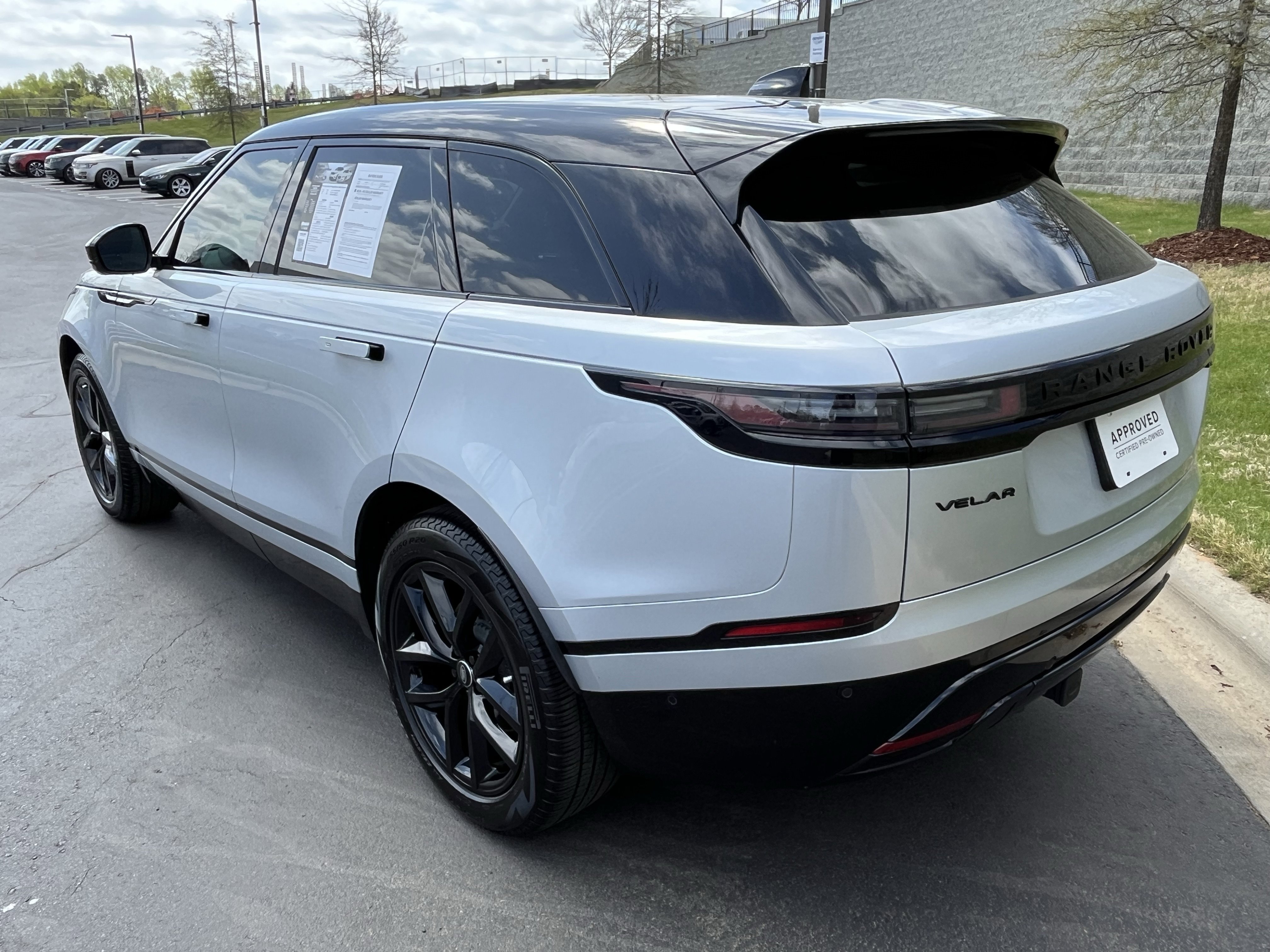 Certified 2025 Land Rover Range Rover Velar Dynamic SE AWD/4WD image 5