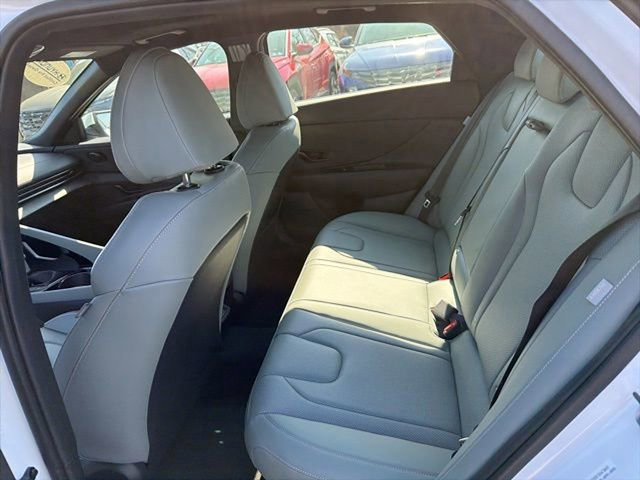 Certified 2025 Hyundai Elantra Limited image 14