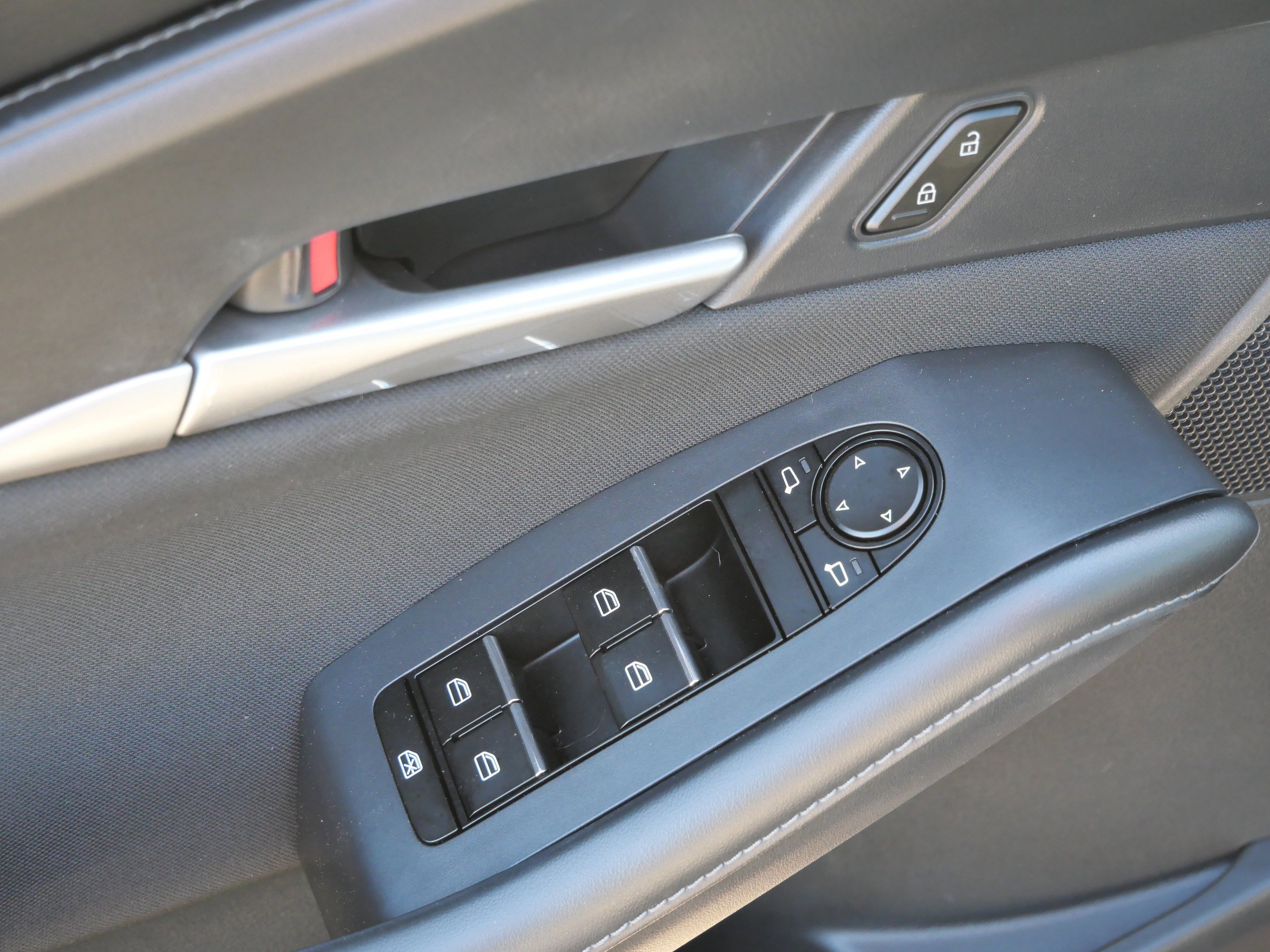 Used 2023 MAZDA CX-30 AWD 2.5 S image 19