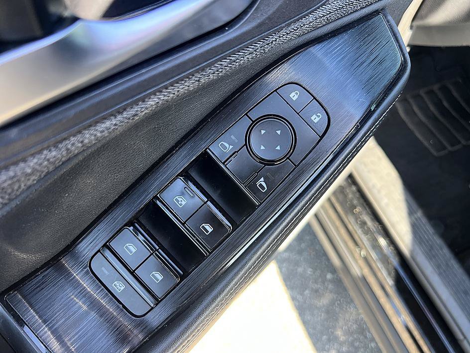 Used 2022 Nissan Rogue SV FWD image 20
