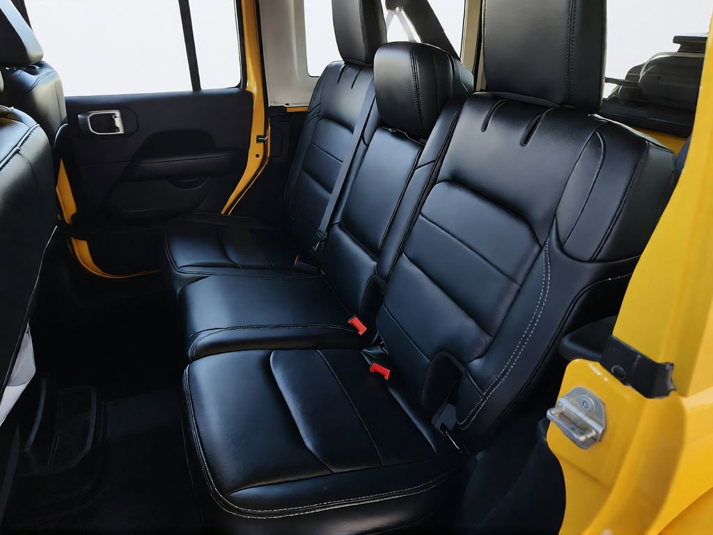 Used 2019 Jeep Wrangler Unlimited Sahara w/ Uconnect 4C Nav & Sound Group AWD/4WD image 29