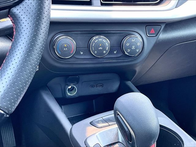 Used 2025 Chevrolet Trax RS w/ Driver Confidence Package FWD image 26