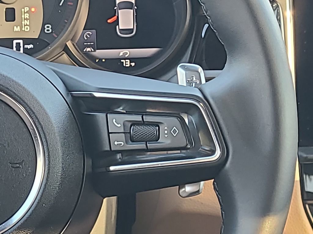 Used 2025 Porsche Macan image 26