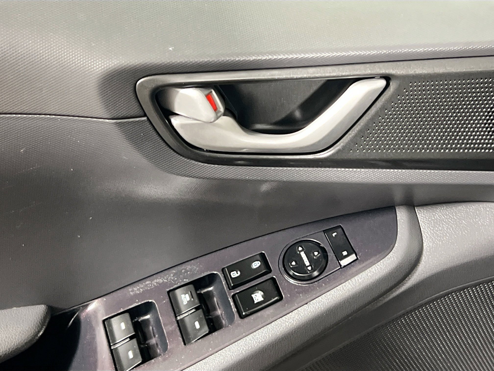 Used 2017 Hyundai Ioniq Blue image 16