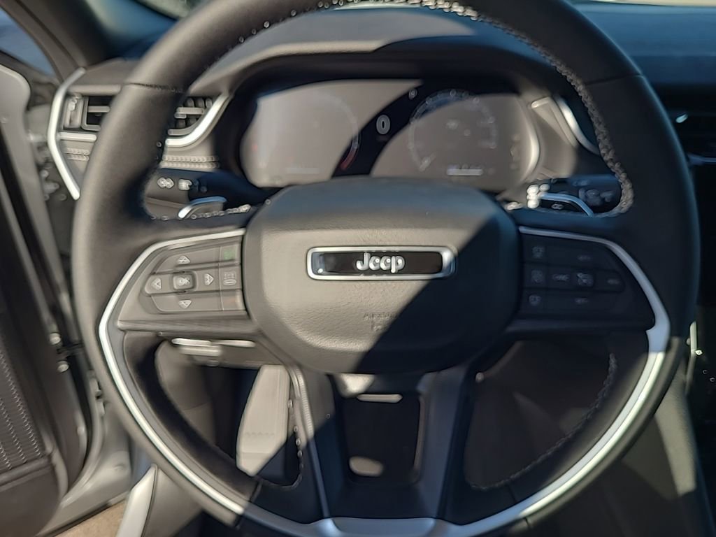 New 2025 Jeep Grand Cherokee L Altitude image 39