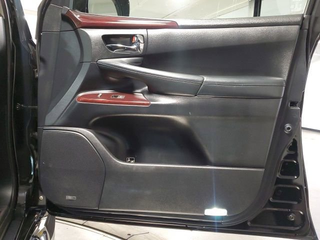 Used 2015 Lexus LX 570 4WD image 27