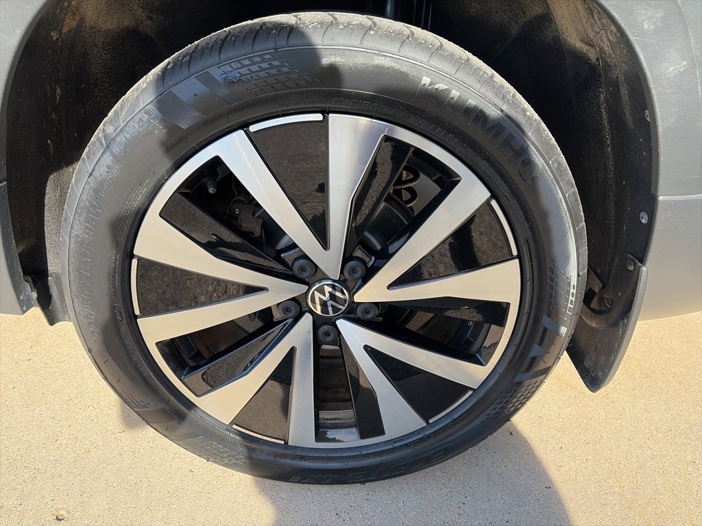 Certified 2023 Volkswagen Taos SE image 22