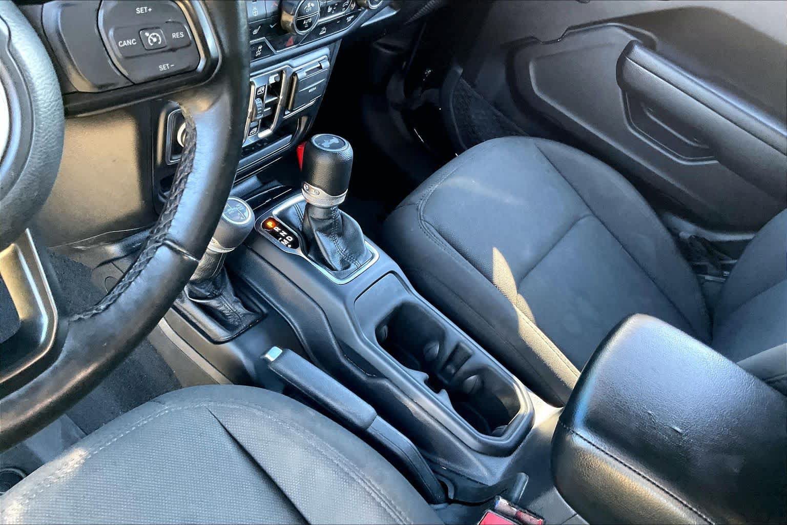 Used 2023 Jeep Wrangler Unlimited w/ Sun & Screen Package AWD/4WD image 16