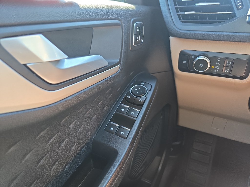 Used 2020 Ford Escape SEL AWD/4WD image 24