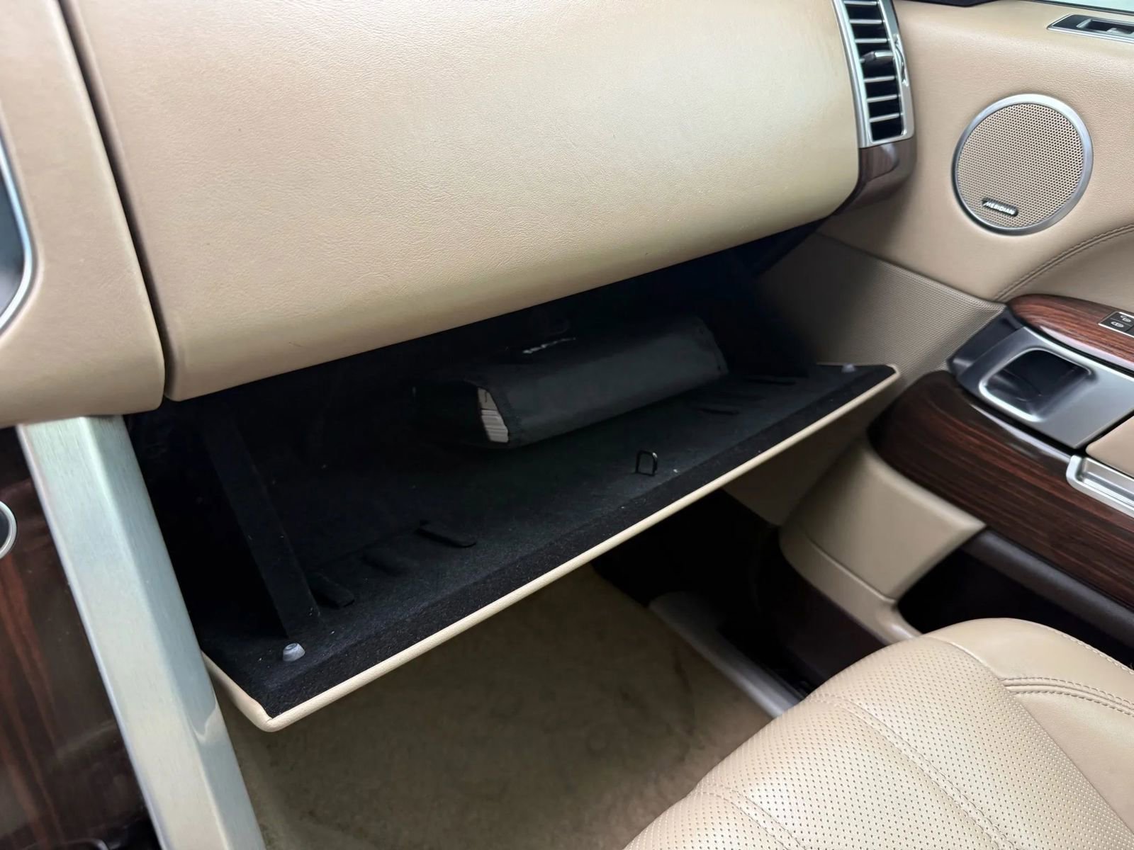 Used 2017 Land Rover Range Rover Long Wheelbase Supercharged image 14