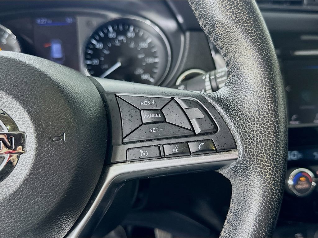 Used 2019 Nissan Rogue SV AWD/4WD image 17