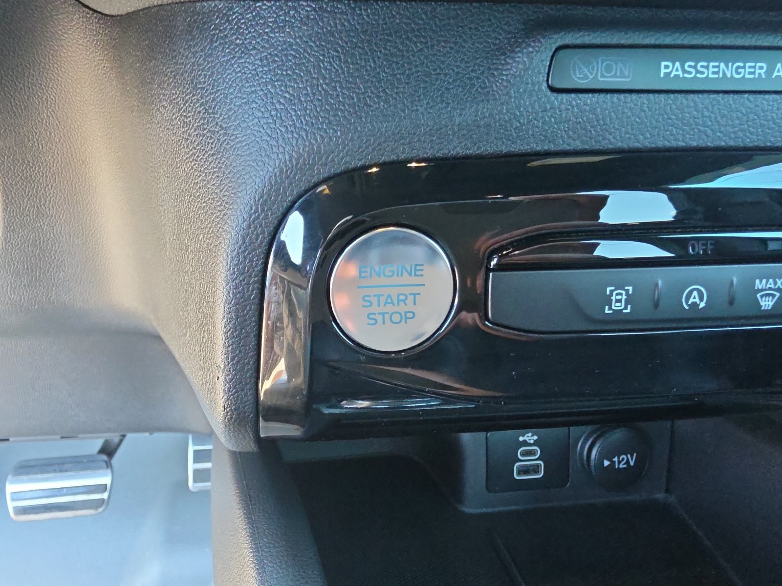 Certified 2024 Ford Escape ST-Line w/ Tech Pack #1 FWD image 26