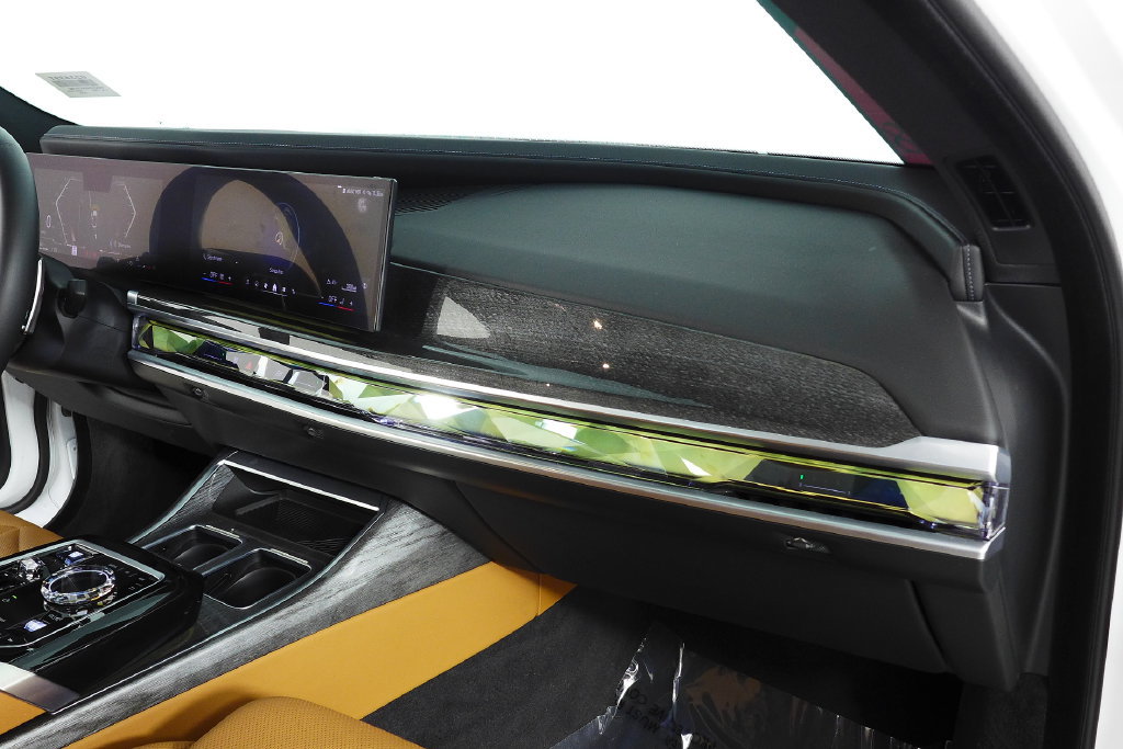 Certified 2024 BMW 740i w/ Premium Package RWD image 14